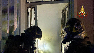 Porto Sant’Elpidio - Fiamme in una palazzina, rogo spento dai vigili del fuoco